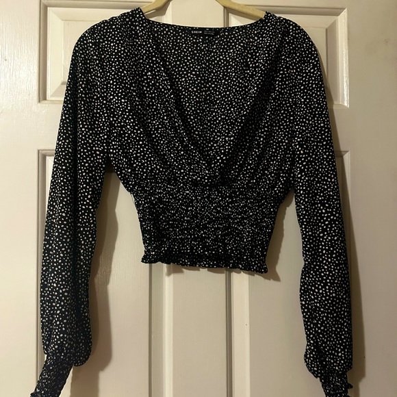 SHEIN Black/white polka dot Crop Blouse.  Super cute! Size Small - Never worn. - Picture 1 of 4
